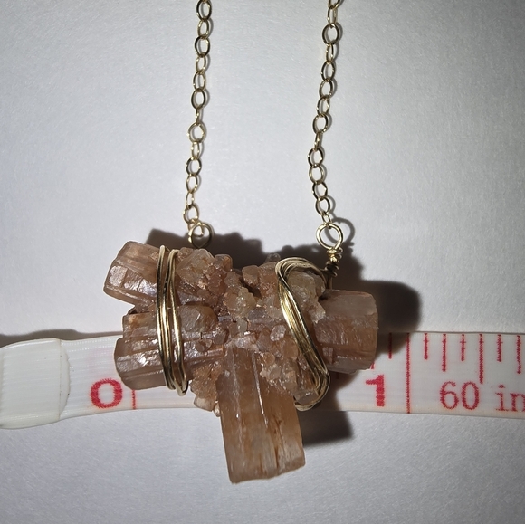 Aragonite necklace - Picture 2 of 16